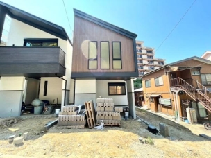 横浜市南区八幡町　新築分譲住宅全３棟　２号棟